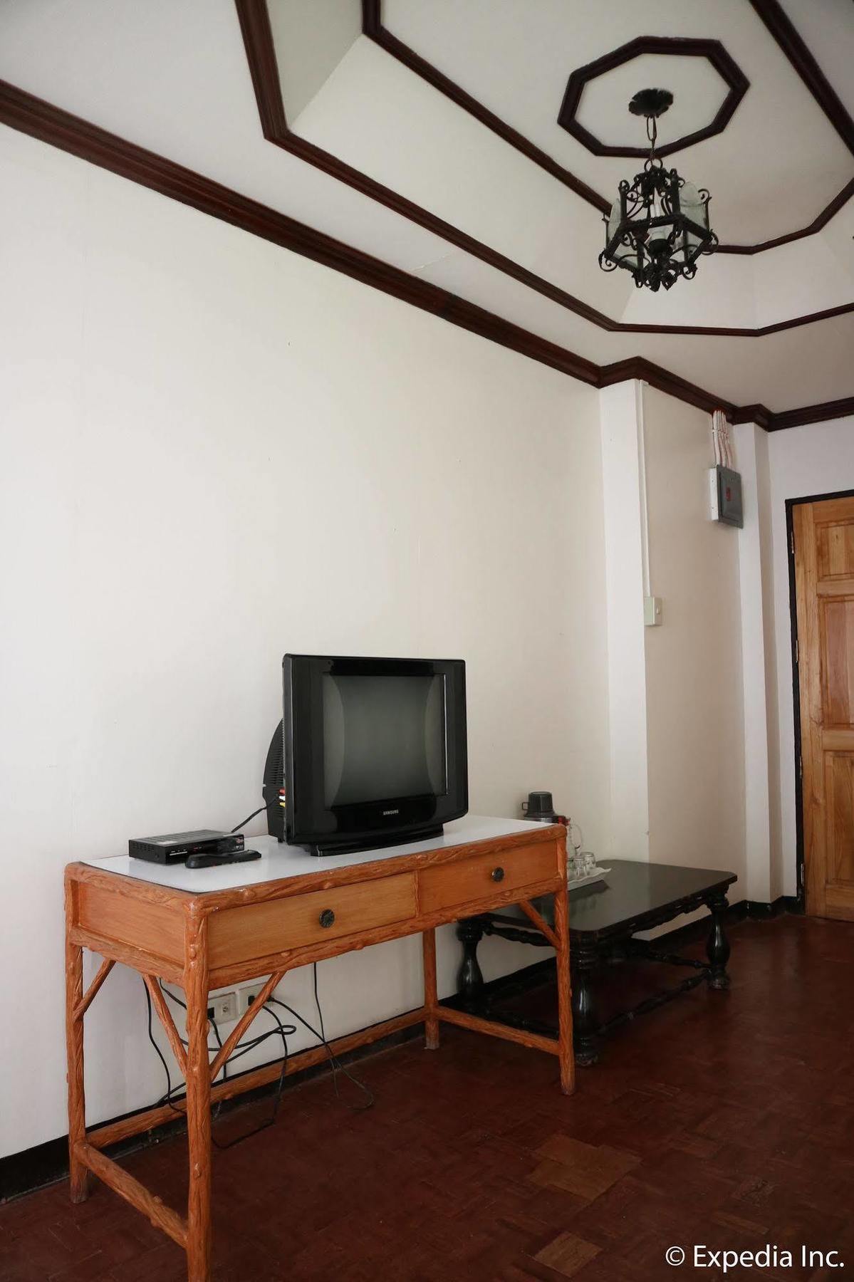 Residence Inn Tagaytay City Exterior photo